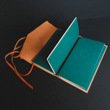 Load image into Gallery viewer, Italian Leather Traveller&#39;s Folder
